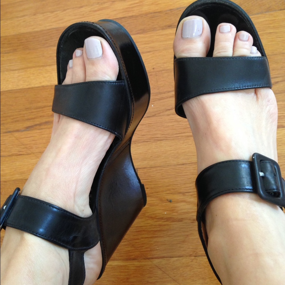 ROBERT CLERGERIE blk leather wedges only worn 3 X